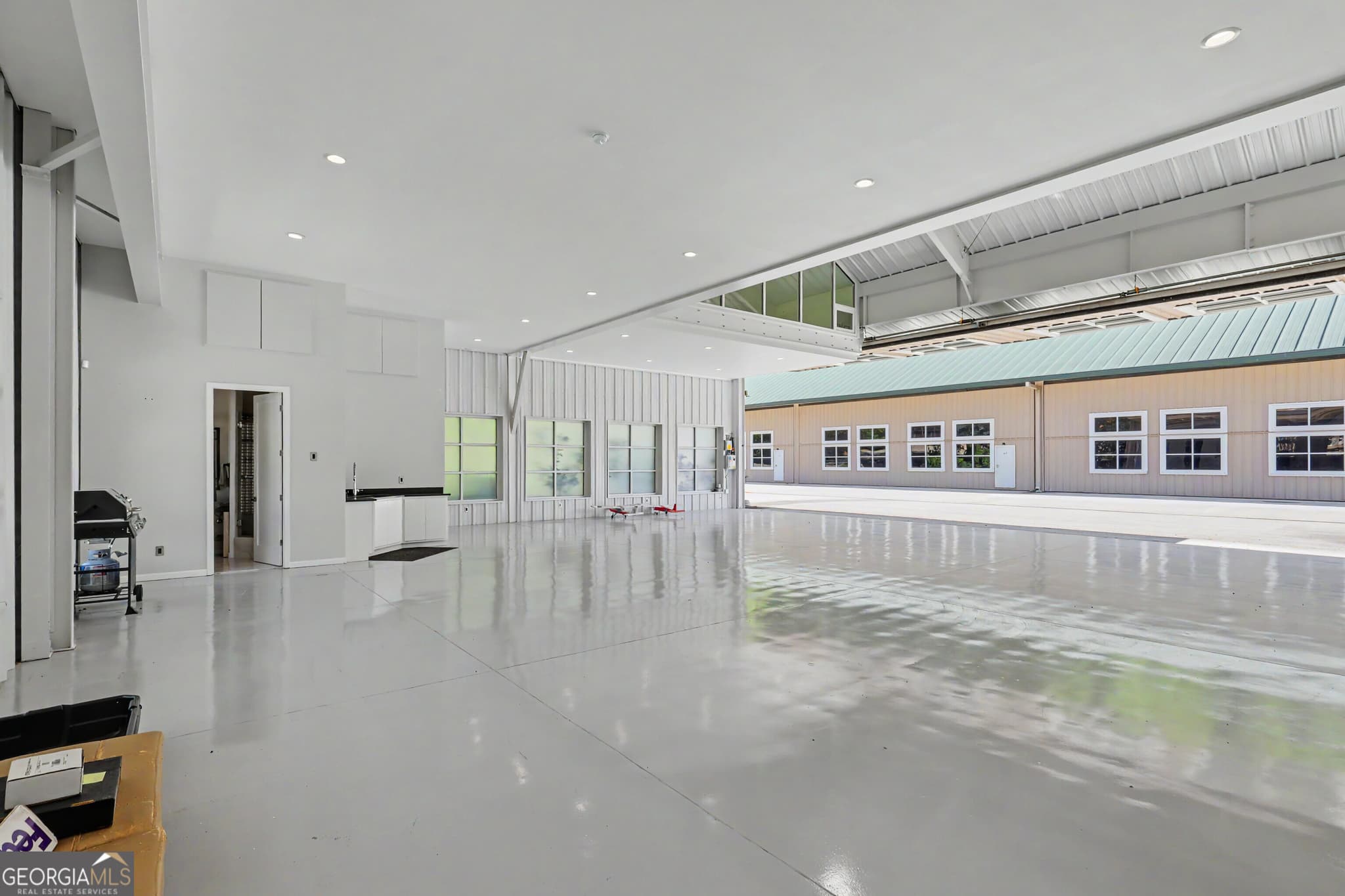 2 bedroom, 3 bathroom, 1,700 sq ft condominium for sale at 43 General Mitchell Drive M-10, Clayton, GA 30525 — photo 4