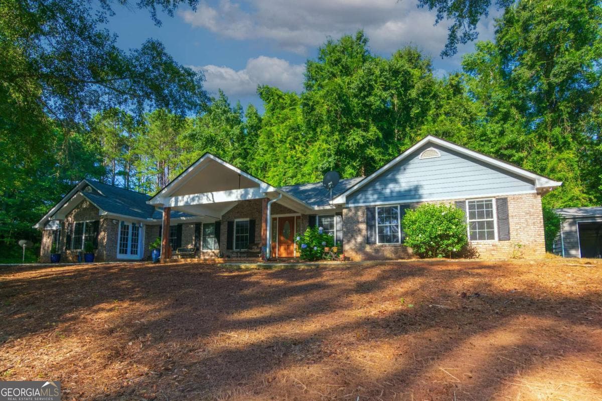 4 bedroom, 2 bathroom, 2,694 sq ft single family residence for sale at 253 Price Road, Pine Mountain, GA 31822 — photo 1 of 76