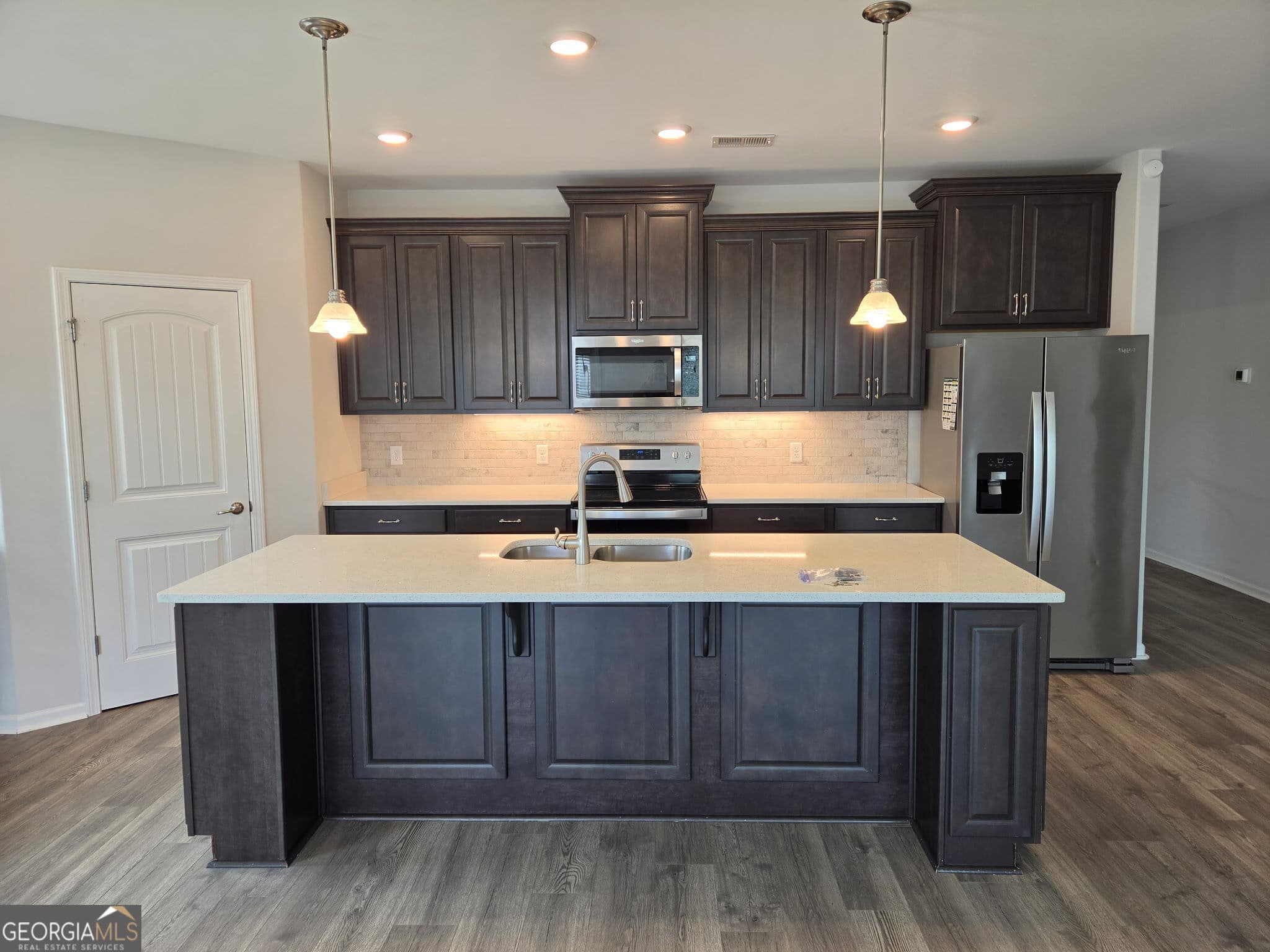 3 bedroom, 2 bathroom, 2,157 sq ft single family residence for sale at 9 Headlands Court, Savannah, GA 31407 — photo 7
