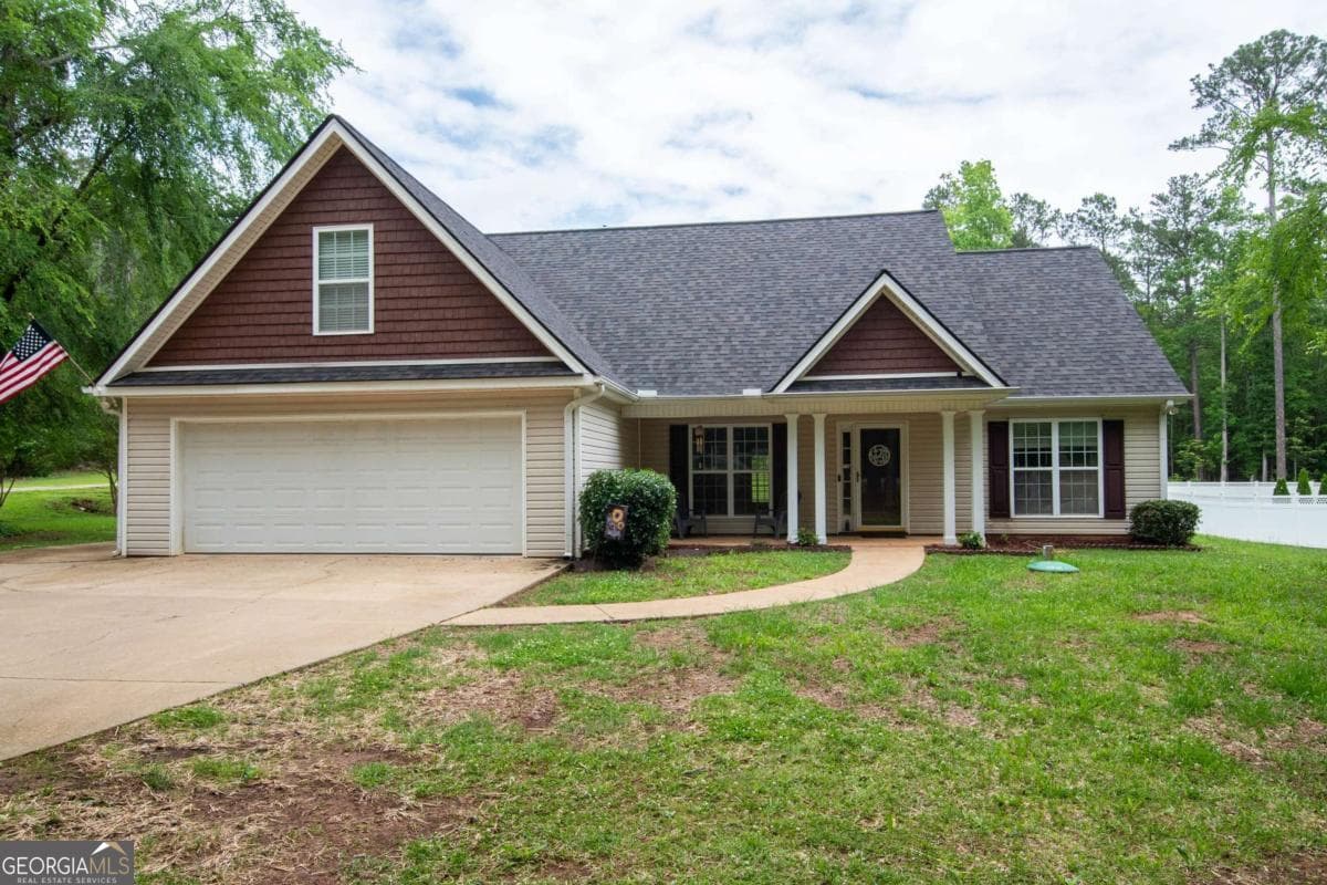 4 bedroom, 2 bathroom, 1,939 sq ft single family residence sold at 1368 Glass Bridge Road, Lagrange, GA 30240