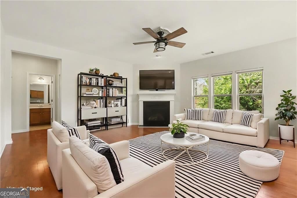 5 bedroom, 3 bathroom, 2,814 sq ft single family residence for sale at 4110 Granby Circle, Cumming, GA 30041 — photo 2