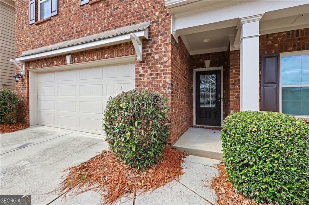 5 bedroom, 3 bathroom, 2,814 sq ft single family residence for sale at 4110 Granby Circle, Cumming, GA 30041 — photo 6