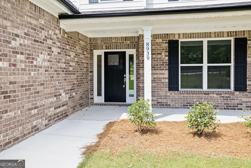 5 bedroom, 3 bathroom, 2,842 sq ft single family residence for sale at 8939 Blackhall Road 9, Jonesboro, GA 30236 — photo 5