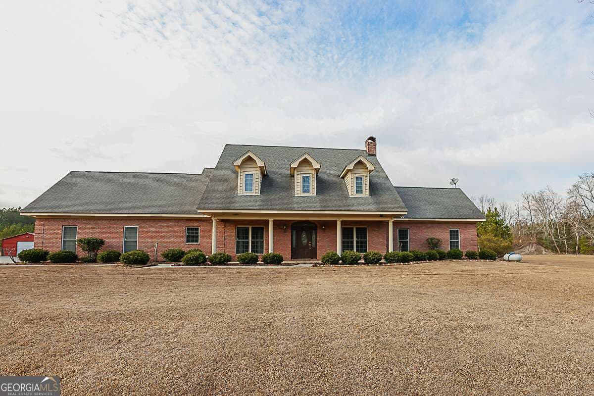 3 bedroom, 3 bathroom, 3,023 sq ft single family residence under contract at 307 Chester Thomas Road, Springfield, GA 31329 — photo 2