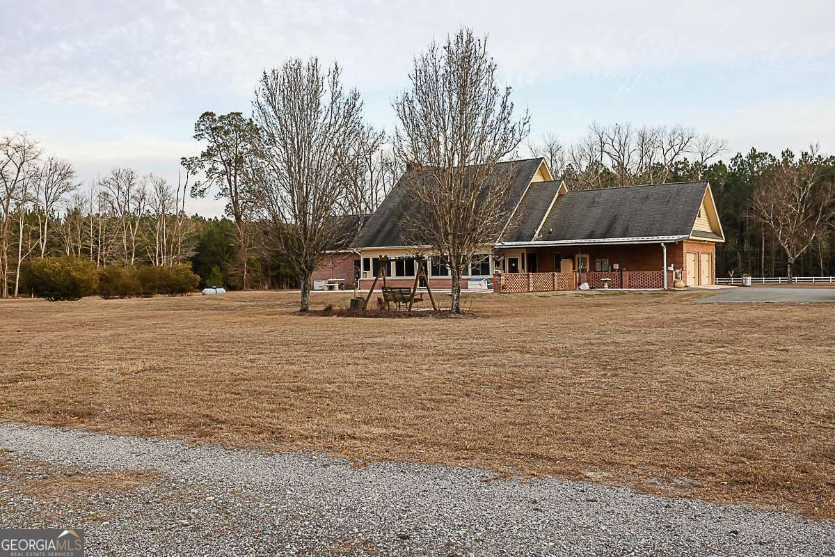 3 bedroom, 3 bathroom, 3,023 sq ft single family residence under contract at 307 Chester Thomas Road, Springfield, GA 31329 — photo 6