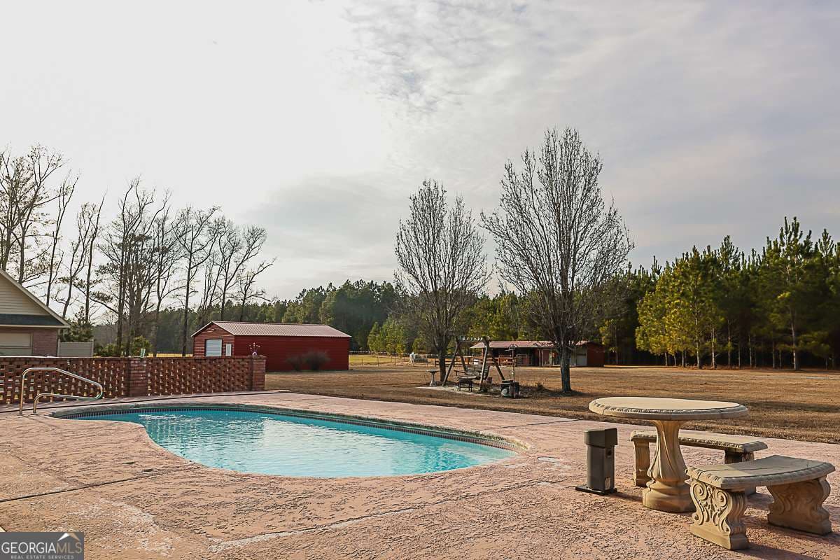 3 bedroom, 3 bathroom, 3,023 sq ft single family residence under contract at 307 Chester Thomas Road, Springfield, GA 31329 — photo 9