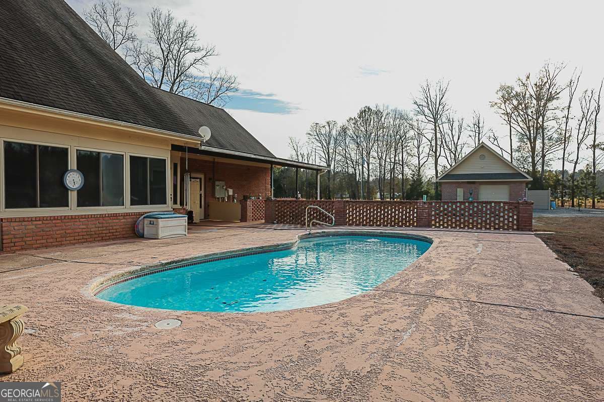 3 bedroom, 3 bathroom, 3,023 sq ft single family residence under contract at 307 Chester Thomas Road, Springfield, GA 31329 — photo 8