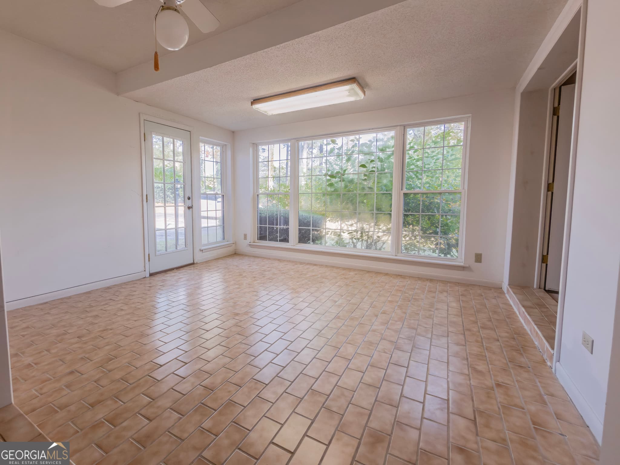 3 bedroom, 2.5 bathroom single family residence for sale at 105 Edgewood Road, Glennville, GA 30427 — photo 5