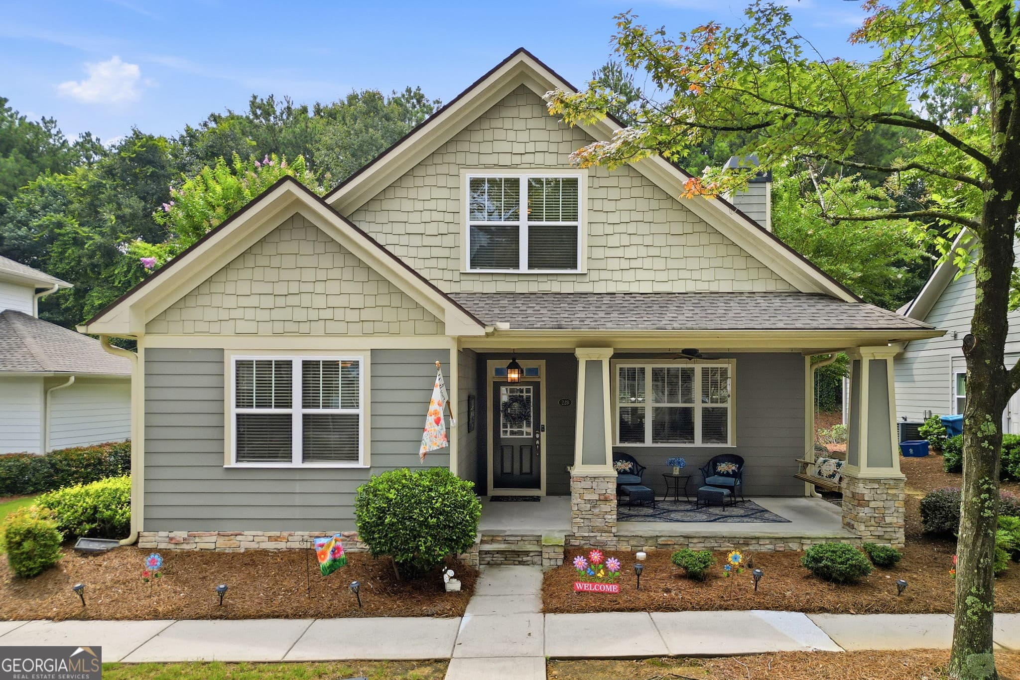 3 bedroom, 2.5 bathroom, 2,002 sq ft single family residence for sale at 228 Mission Oak Drive, Grayson, GA 30017 — photo 2