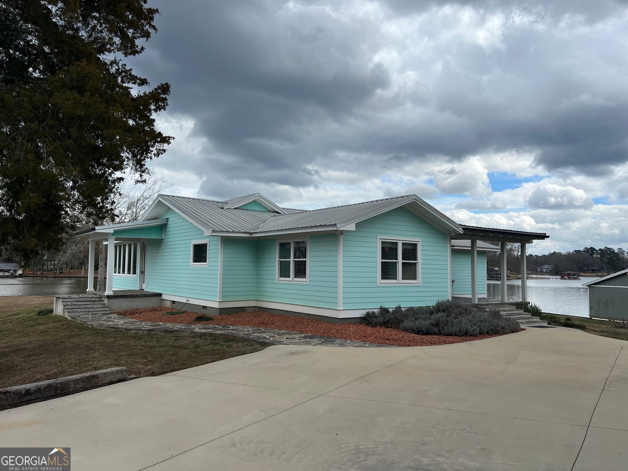 3 bedroom, 3 bathroom, 2,291 sq ft single family residence for sale at 166 Montego Bay Road, Milledgeville, GA 31061 — photo 2