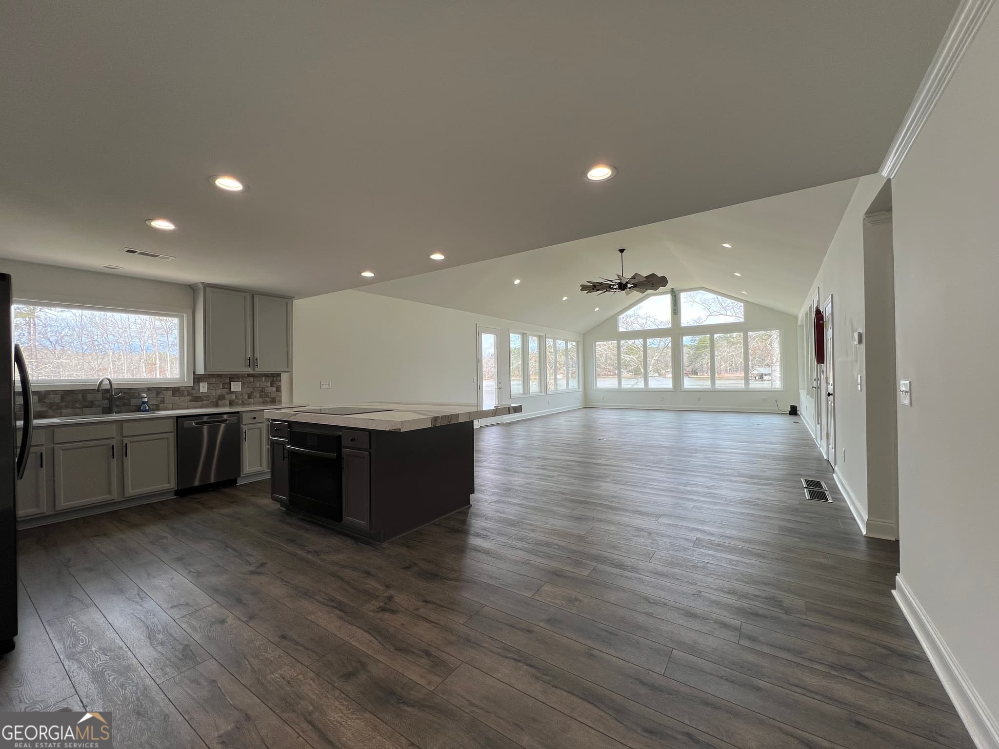 3 bedroom, 3 bathroom, 2,291 sq ft single family residence for sale at 166 Montego Bay Road, Milledgeville, GA 31061 — photo 5