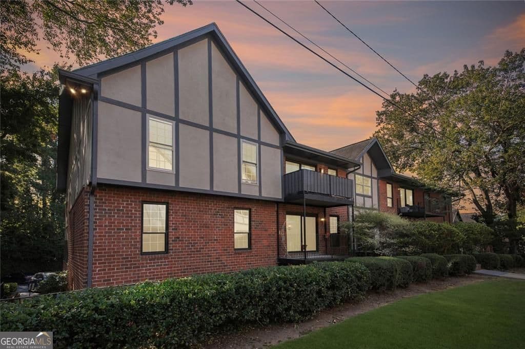 2 bedroom, 2 bathroom, 1,206 sq ft condominium for rent at 6851 Roswell Road F32, Atlanta, GA 30328 for $2,100 a month — photo 5