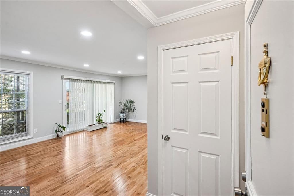 2 bedroom, 2 bathroom, 1,206 sq ft condominium for rent at 6851 Roswell Road F32, Atlanta, GA 30328 for $2,100 a month — photo 9