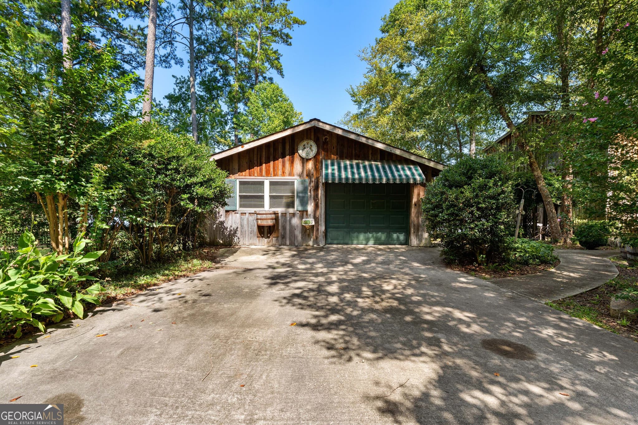 3 bedroom, 2 bathroom, 1,884 sq ft single family residence for sale at 30 Peachtree Drive, Sharpsburg, GA 30277 — photo 5