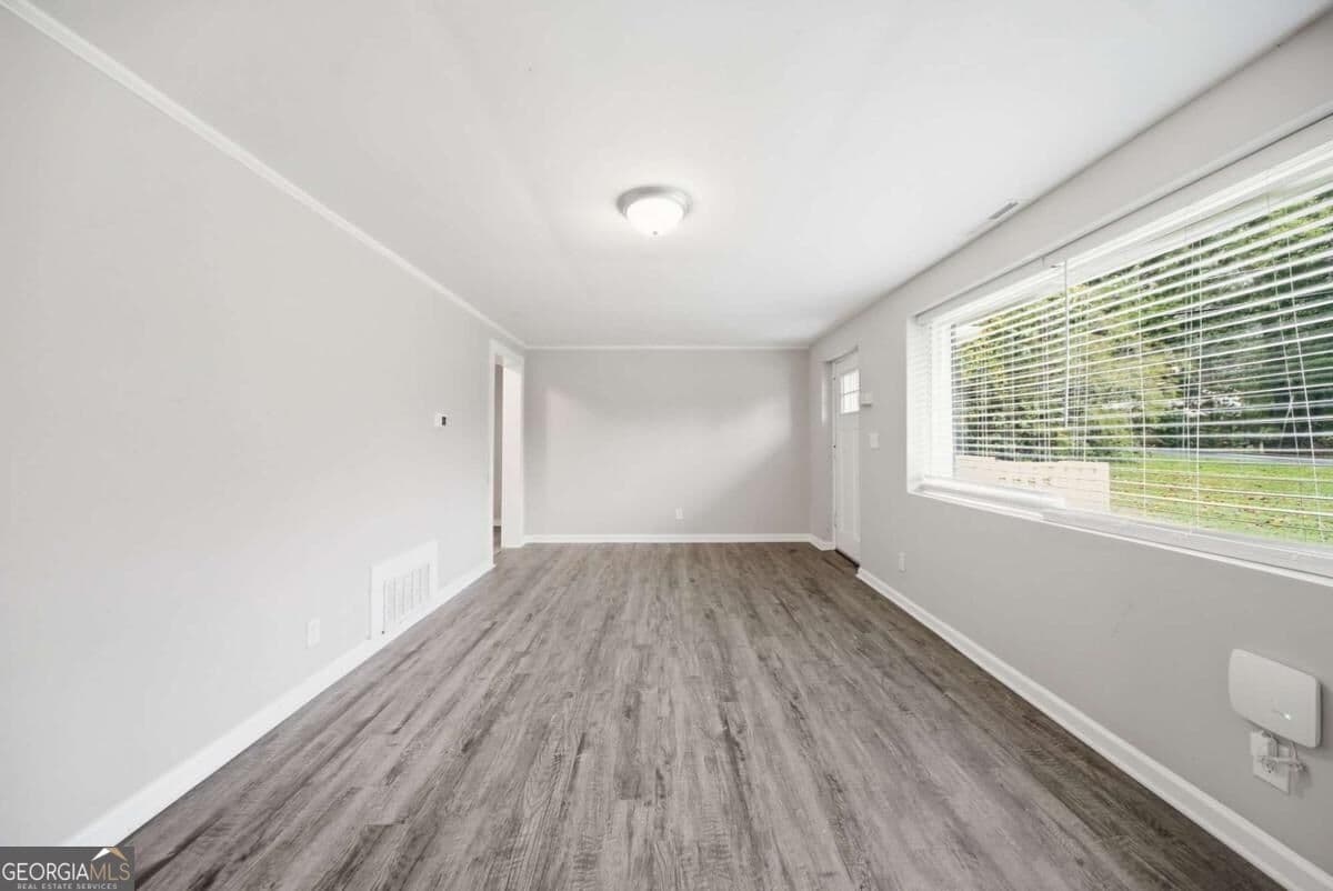 5 bedroom, 2 bathroom, 1,801 sq ft single family residence for sale at 4315 Mercer Road, Decatur, GA 30035 — photo 2
