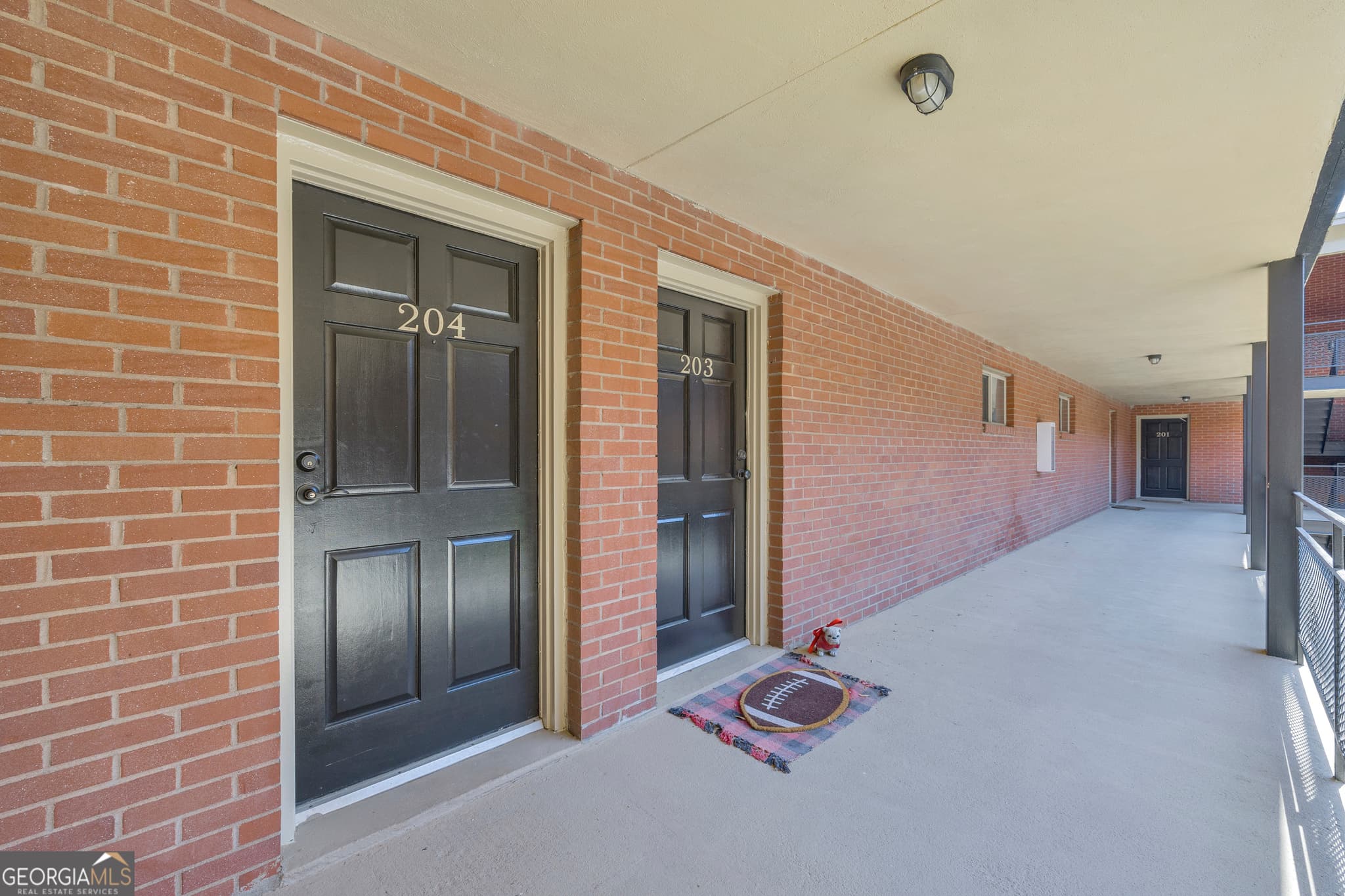 2 bedroom, 1 bathroom, 795 sq ft townhouse for sale at 250 Little Street APT C204, Athens, GA 30605 — photo 2