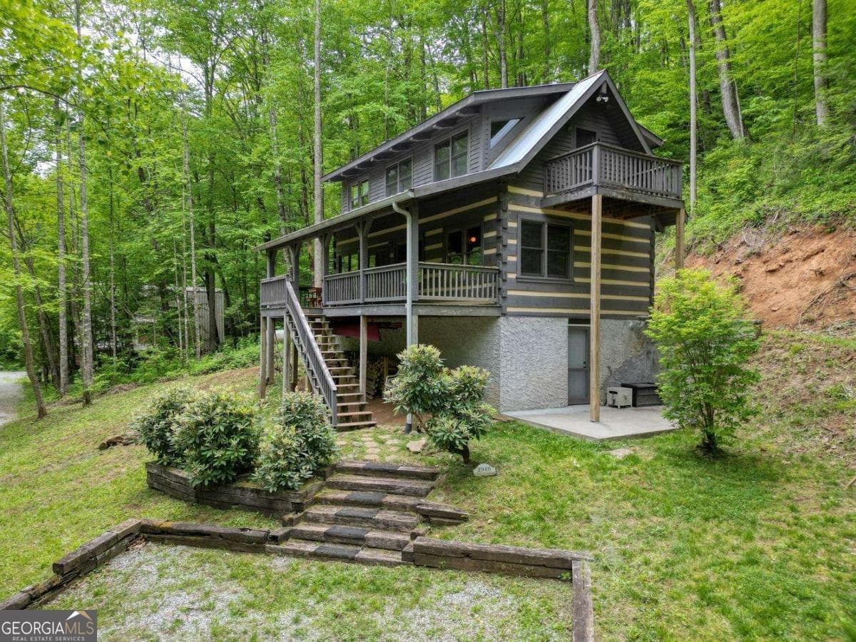 2 bedroom, 2 bathroom, 1,683 sq ft cabin,single family residence for sale at 180 Dream Catcher Cove, Hayesville, NC 28904 — photo 4