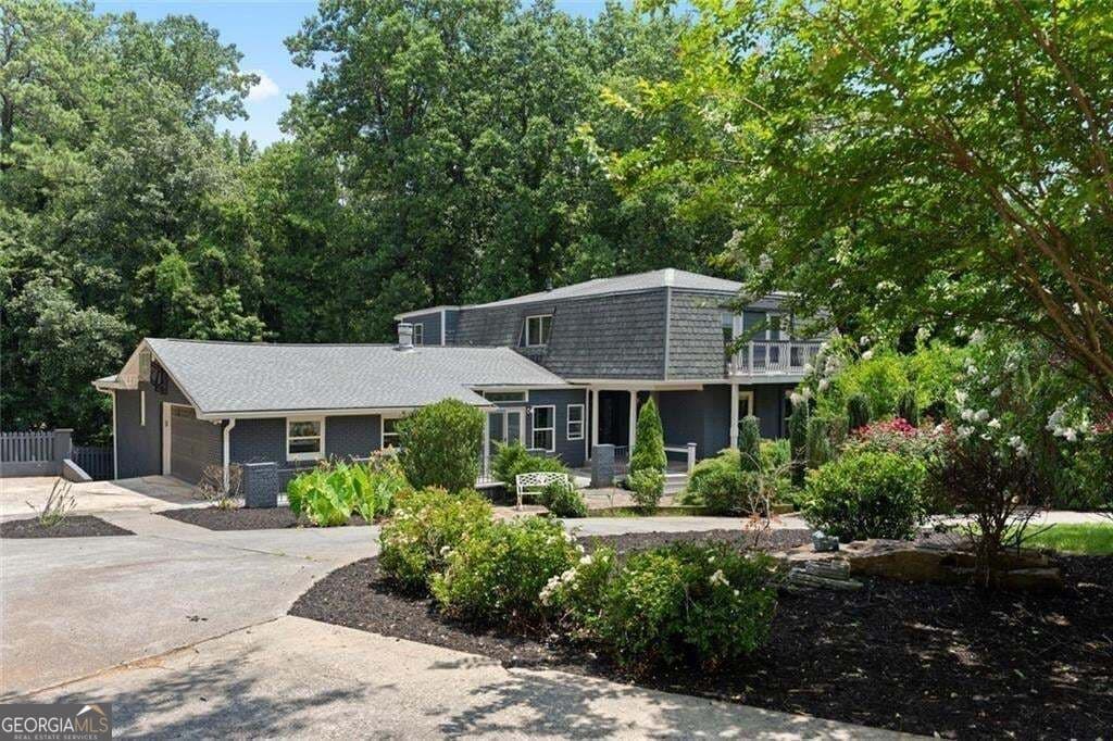 6 bedroom, 6 bathroom, 5,727 sq ft single family residence for rent at 212 Kings Row, Marietta, GA 30067 for $5,000 a month — photo 1 of 133