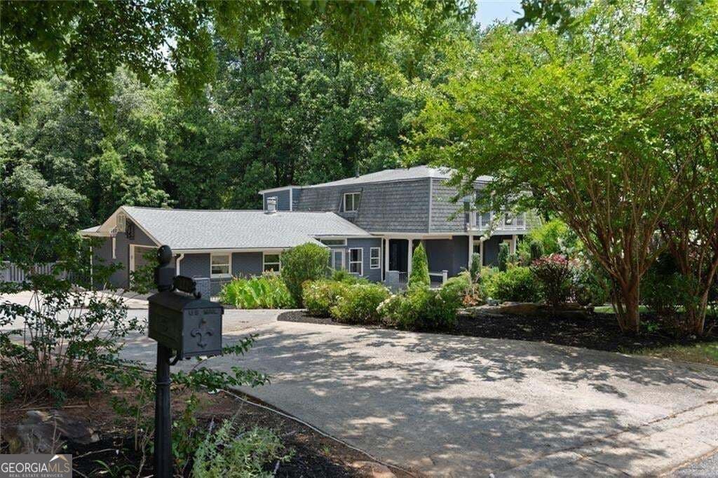 6 bedroom, 6 bathroom, 5,727 sq ft single family residence for rent at 212 Kings Row, Marietta, GA 30067 for $5,000 a month — photo 5