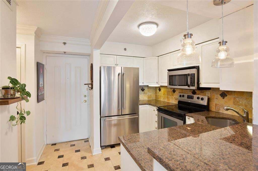 1 bedroom, 1 bathroom, 543 sq ft condominium for sale at 2870 Pharr Court South 2403, Atlanta, GA 30305 — photo 3