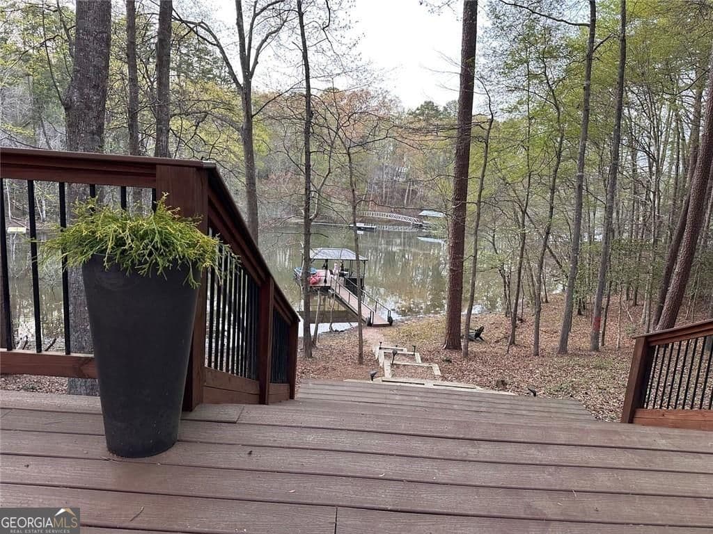 4 bedroom, 3 bathroom, 1,660 sq ft single family residence for sale at 159 Manor Oak Trail, Toccoa, GA 30577 — photo 6