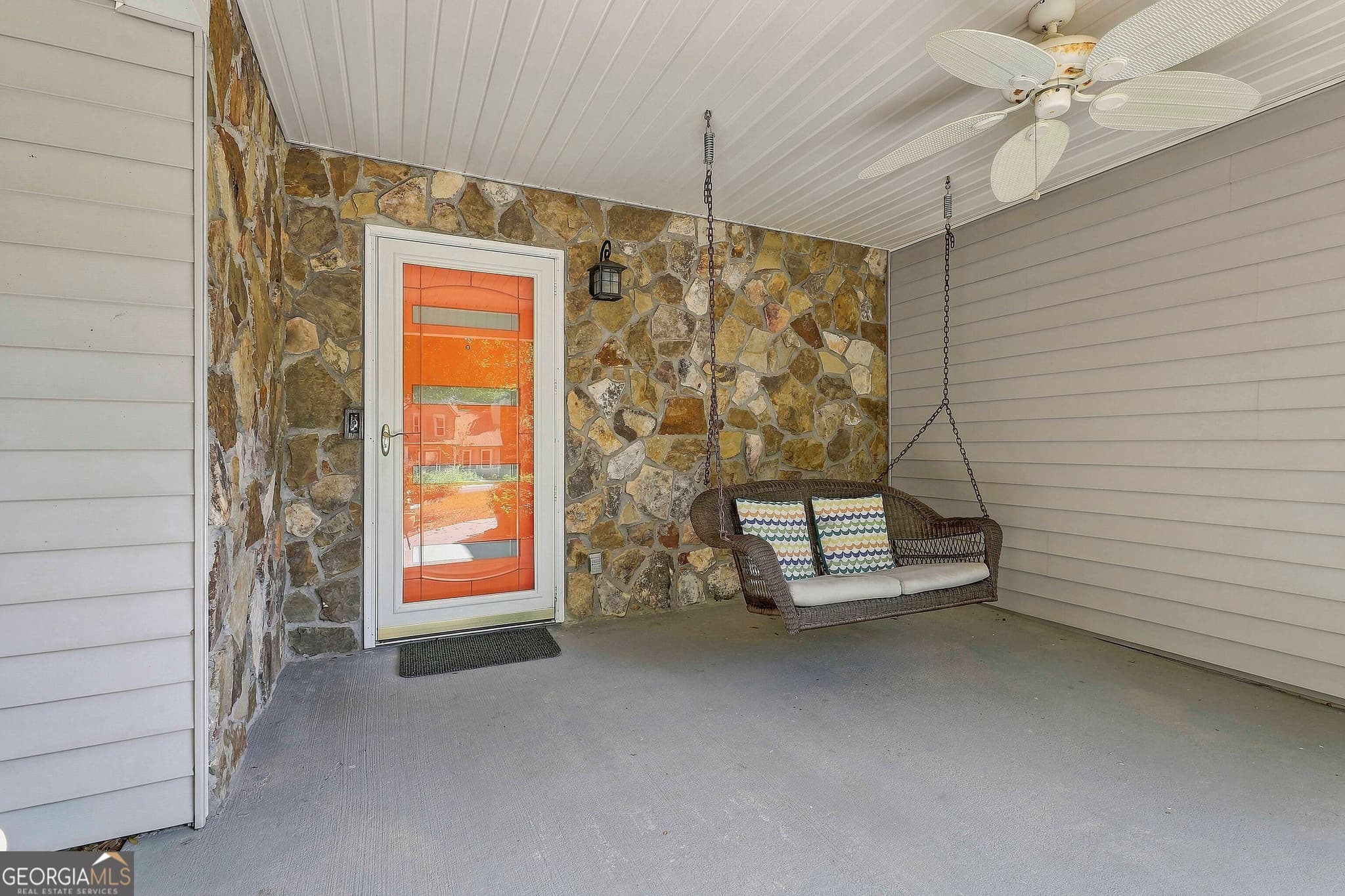 4 bedroom, 2 bathroom, 1,876 sq ft single family residence for sale at 422 Hampton Green, Peachtree City, GA 30269 — photo 6