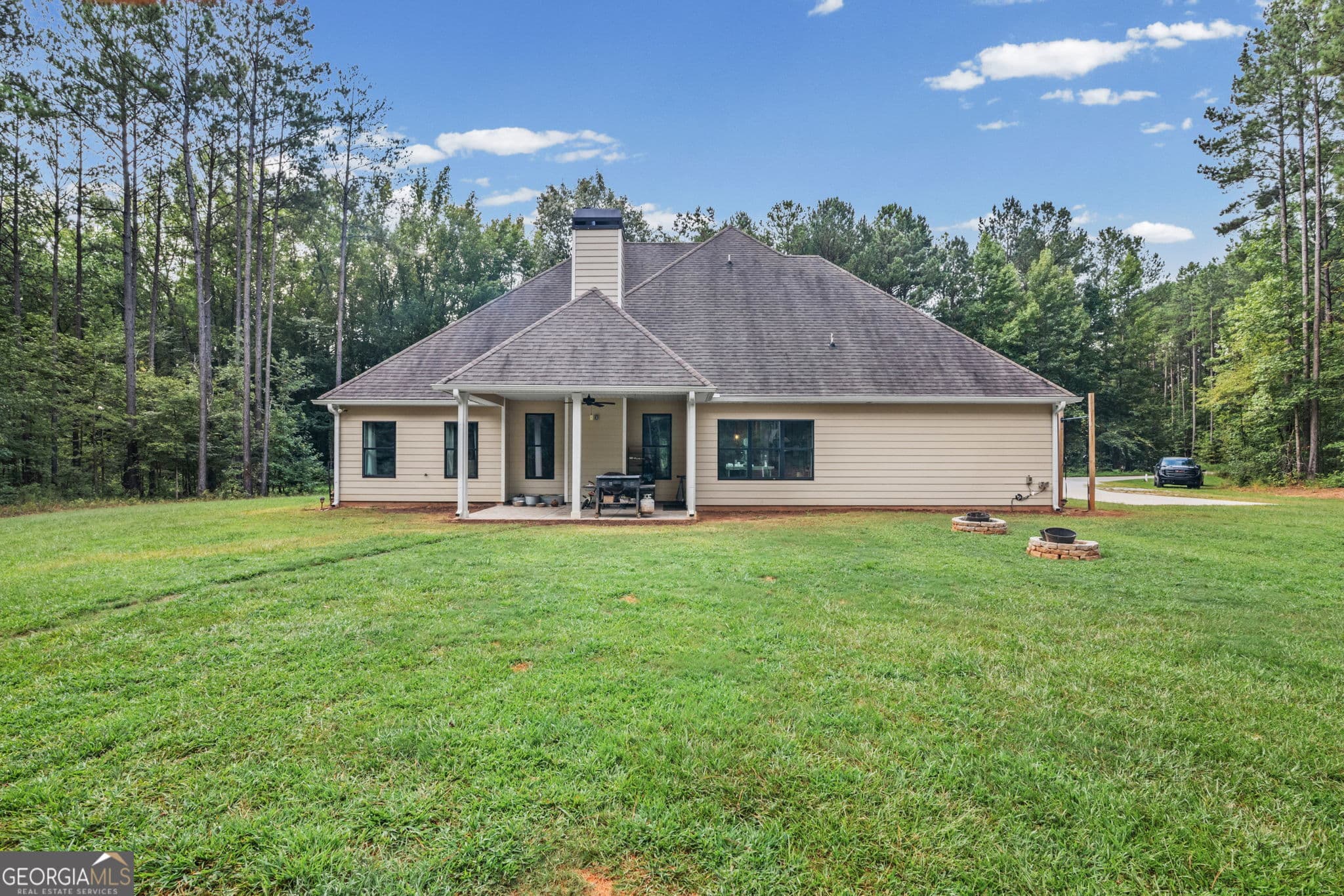 5 bedroom, 3.5 bathroom, 2,625 sq ft single family residence for sale at 242 Roberts Pond Road, Senoia, GA 30276 — photo 10