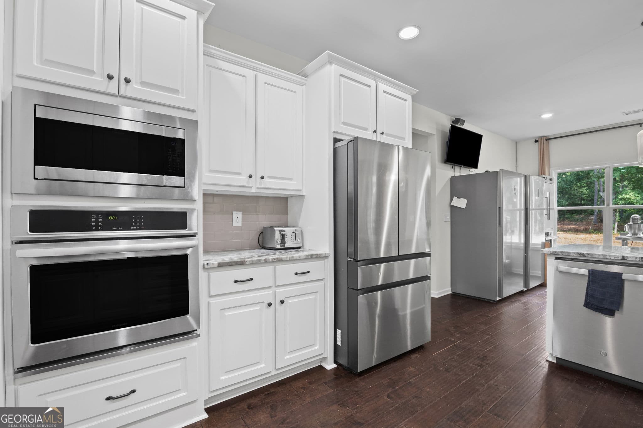 5 bedroom, 3.5 bathroom, 2,625 sq ft single family residence for sale at 242 Roberts Pond Road, Senoia, GA 30276 — photo 8
