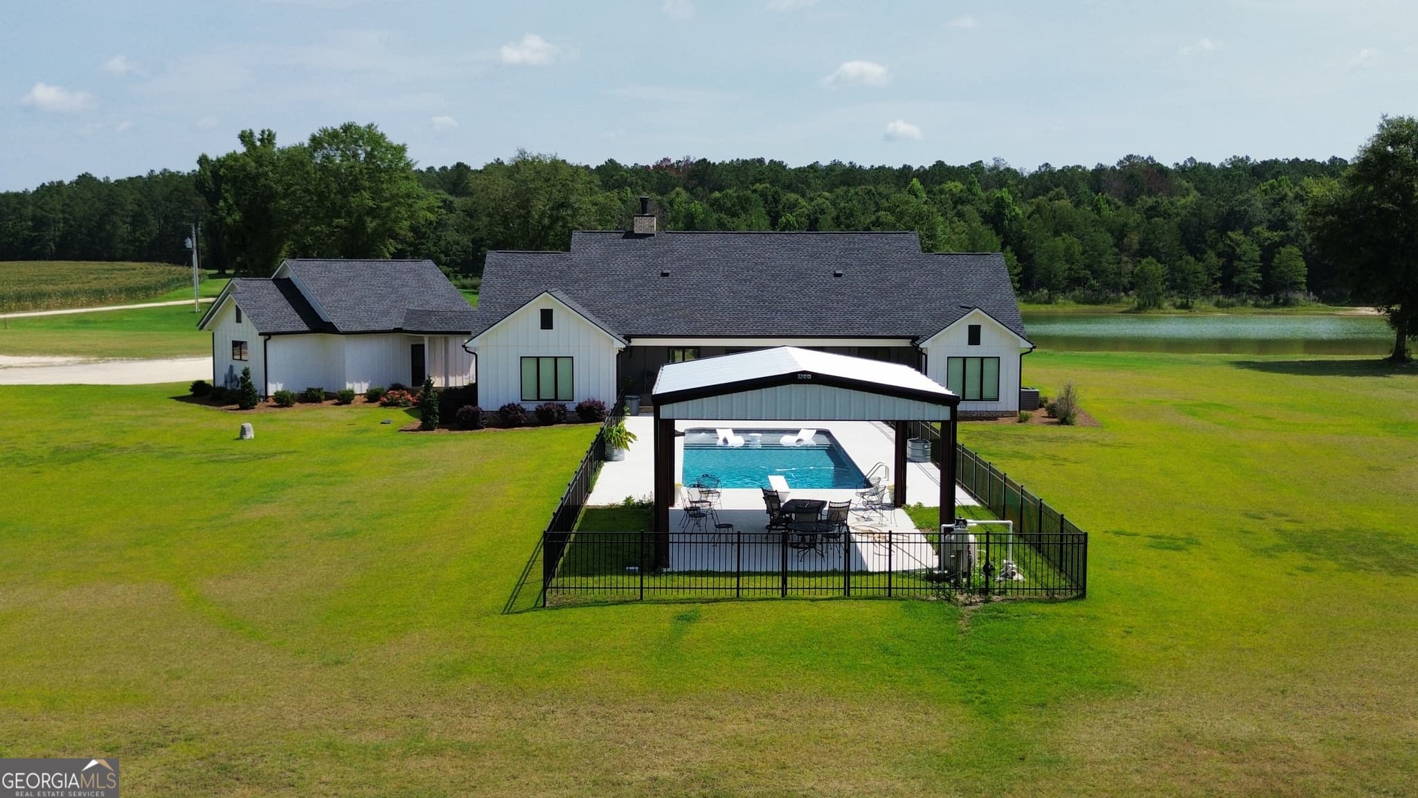 2 bedroom, 2.5 bathroom, 1,971 sq ft single family residence for sale at 1665 Walke Dairy Road, Dublin, GA 31021 — photo 4