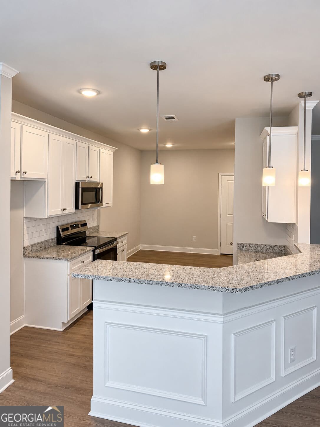 3 bedroom, 2 bathroom, 1,928 sq ft single family residence for sale at 4480 Rivercliffs Way, Gray, GA 31032 — photo 2