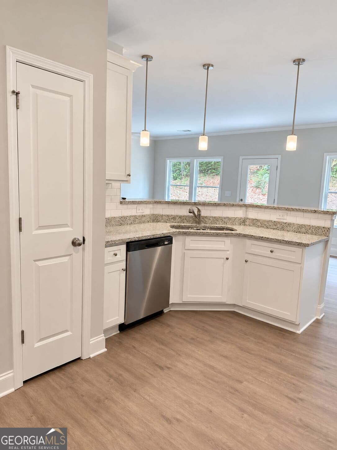 3 bedroom, 2 bathroom, 1,928 sq ft single family residence for sale at 4480 Rivercliffs Way, Gray, GA 31032 — photo 3