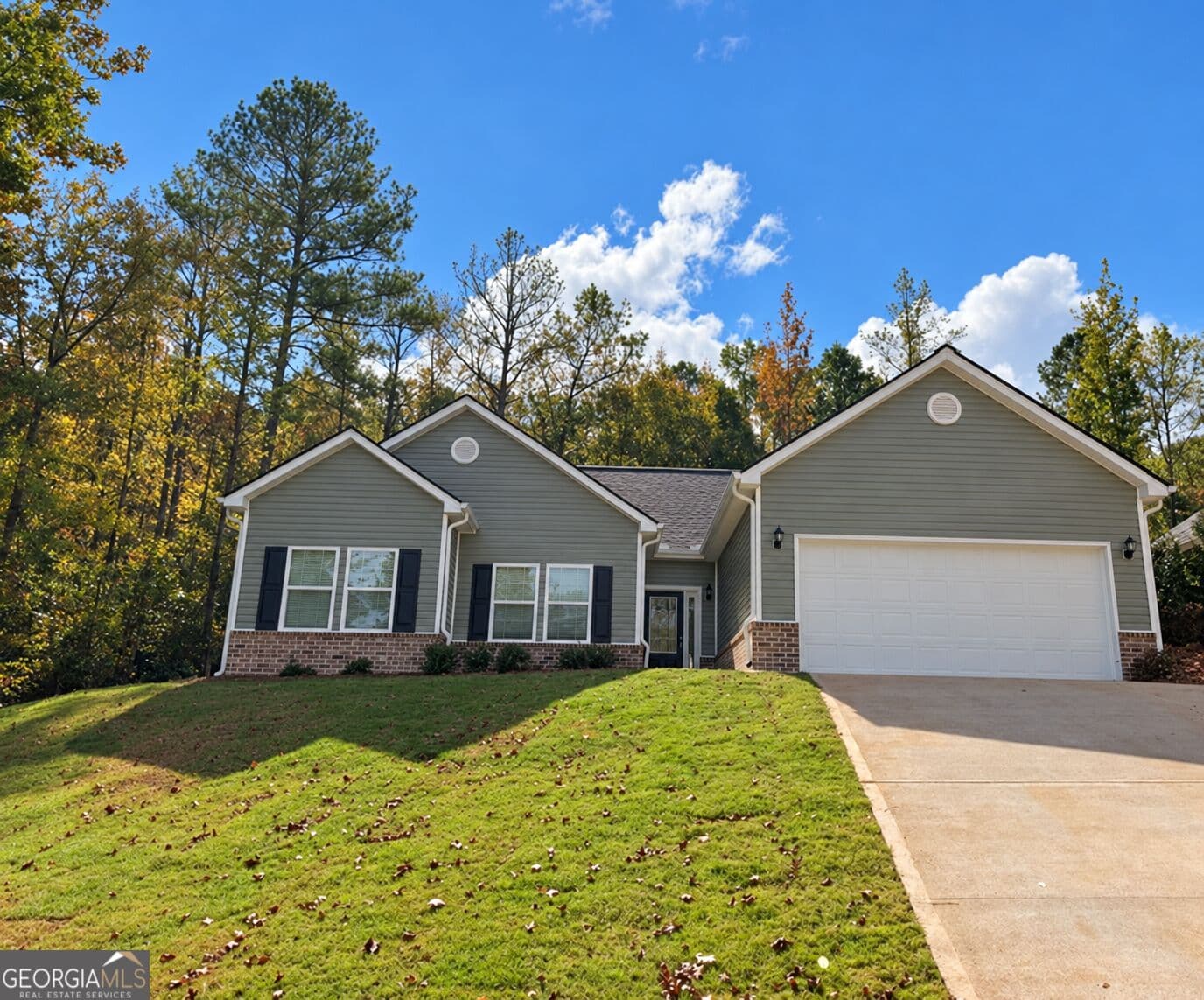 3 bedroom, 2 bathroom, 1,928 sq ft single family residence for sale at 4480 Rivercliffs Way, Gray, GA 31032