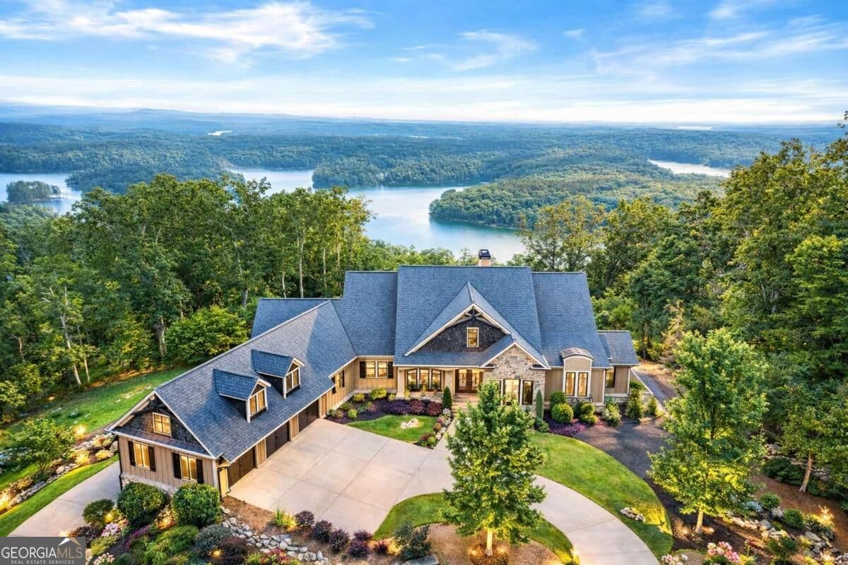 5 bedroom, 3 bathroom, 6,674 sq ft single family residence for sale at 49 Waterside Drive, Cartersville, GA 30121 — photo 3