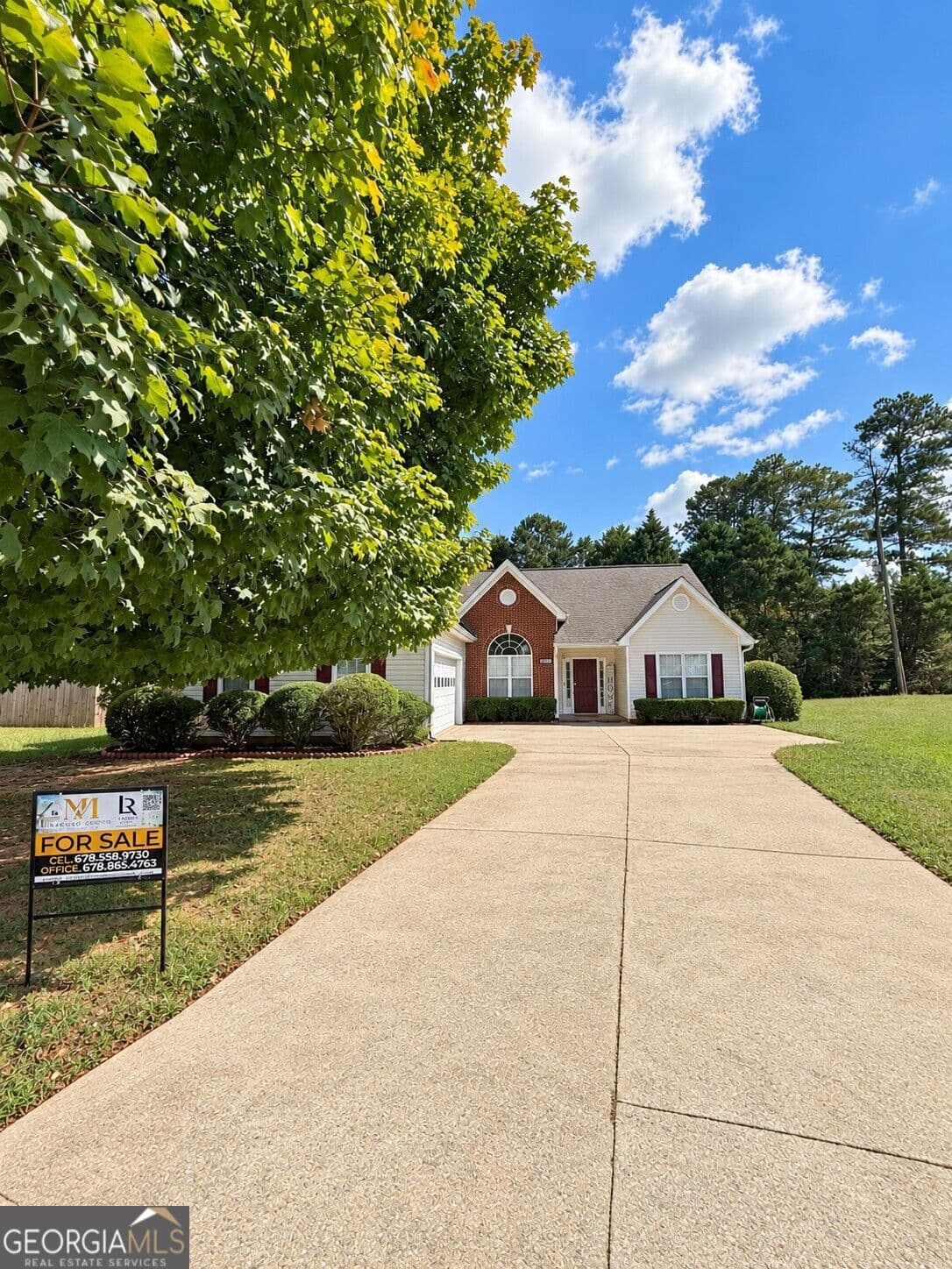 4 bedroom, 2 bathroom, 1,940 sq ft single family residence for sale at 2214 Oakland Farm Drive, Lawrenceville, GA 30044 — photo 3