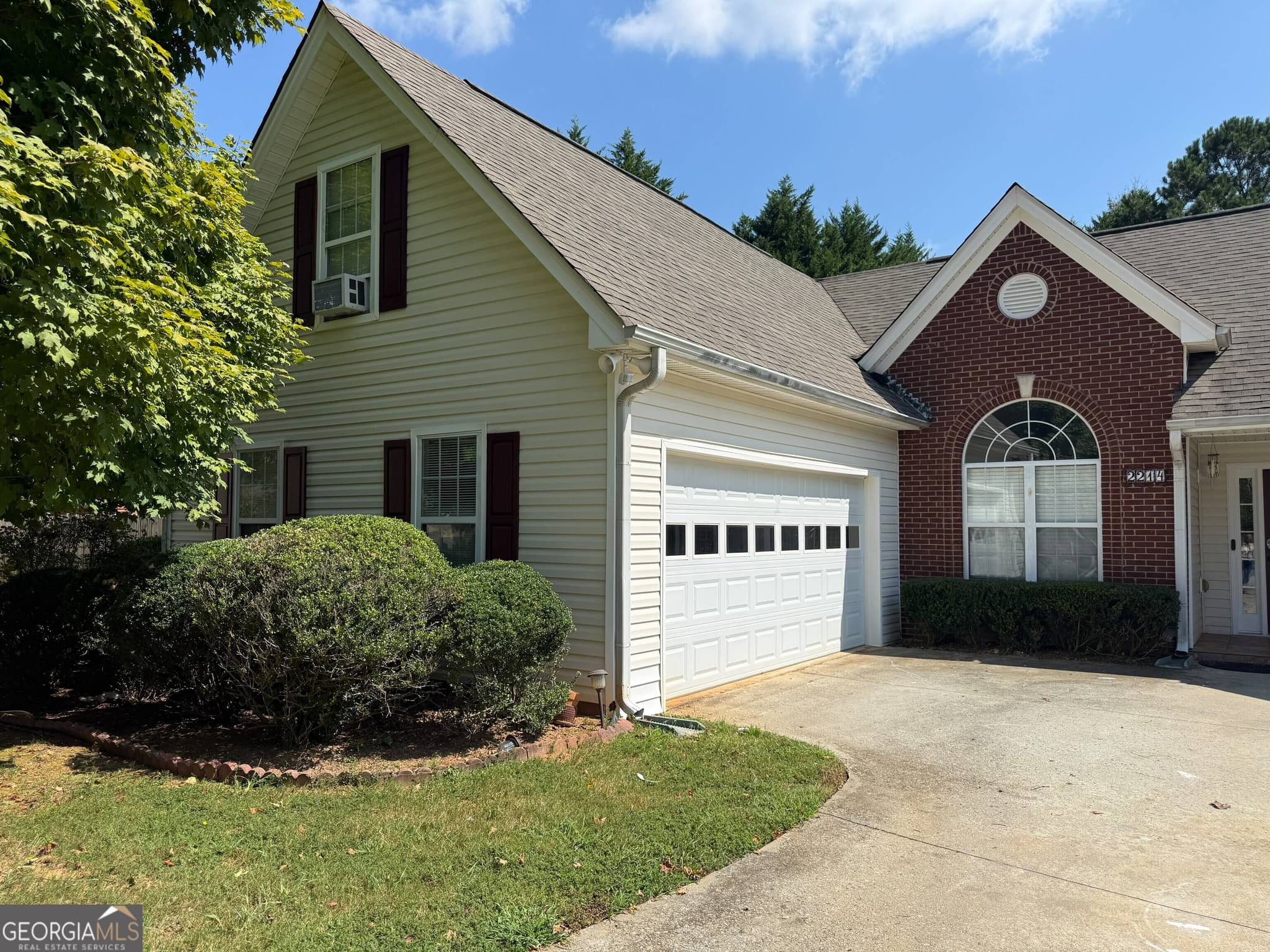 4 bedroom, 2 bathroom, 1,940 sq ft single family residence for sale at 2214 Oakland Farm Drive, Lawrenceville, GA 30044