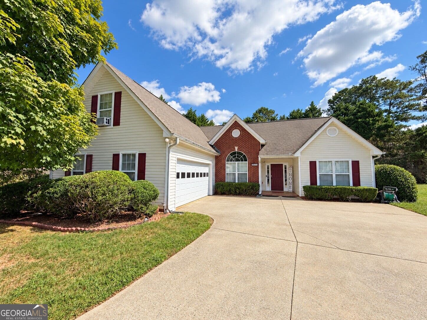 4 bedroom, 2 bathroom, 1,940 sq ft single family residence for sale at 2214 Oakland Farm Drive, Lawrenceville, GA 30044 — photo 5