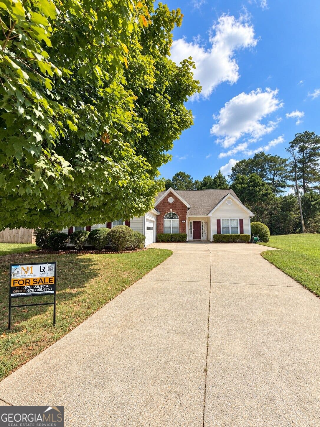 4 bedroom, 2 bathroom, 1,940 sq ft single family residence for sale at 2214 Oakland Farm Drive, Lawrenceville, GA 30044 — photo 4