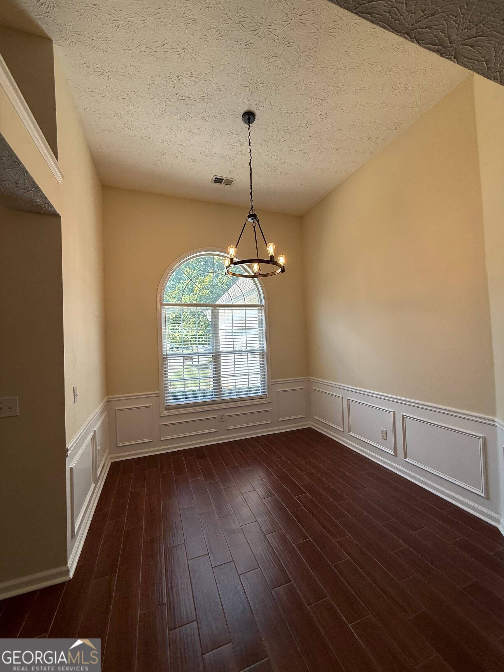4 bedroom, 2 bathroom, 1,940 sq ft single family residence for sale at 2214 Oakland Farm Drive, Lawrenceville, GA 30044 — photo 8