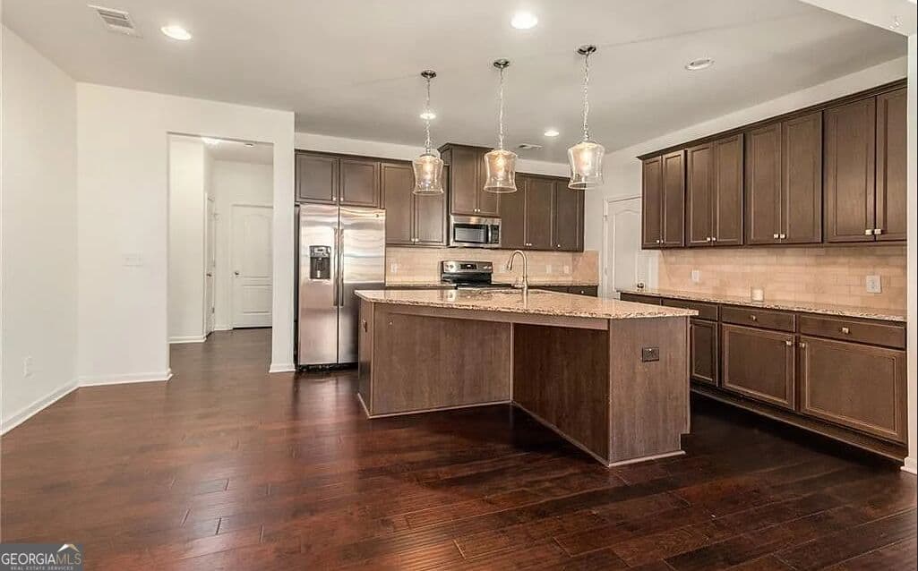 3 bedroom, 2.5 bathroom townhouse for rent at 7599 Bucknell Terrace, Fairburn, GA 30213 for $2,650 a month — photo 5