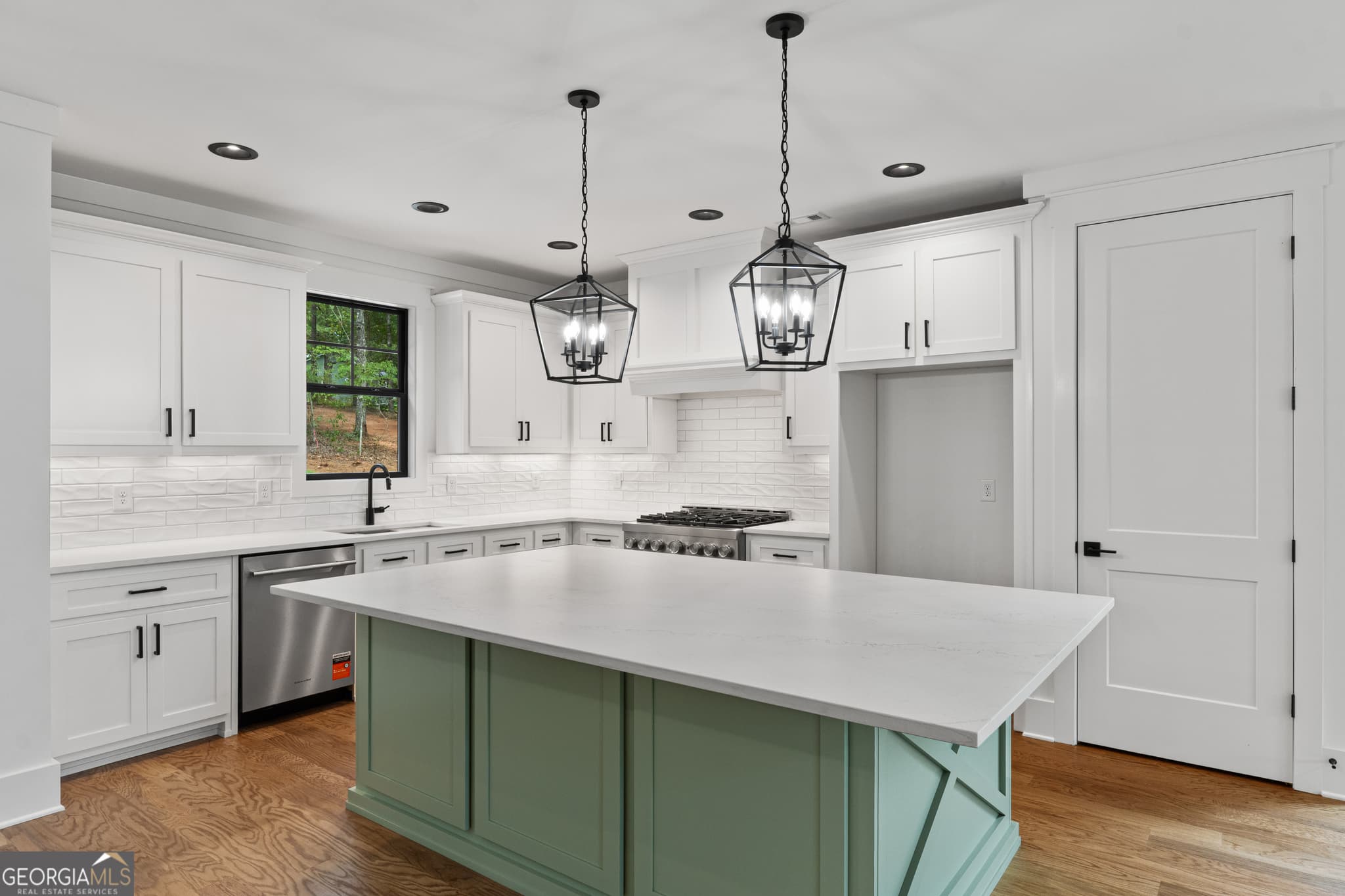 4 bedroom, 3.5 bathroom, 2,932 sq ft single family residence for sale at 681 Warren Road, Wedowee, AL 36278 — photo 8