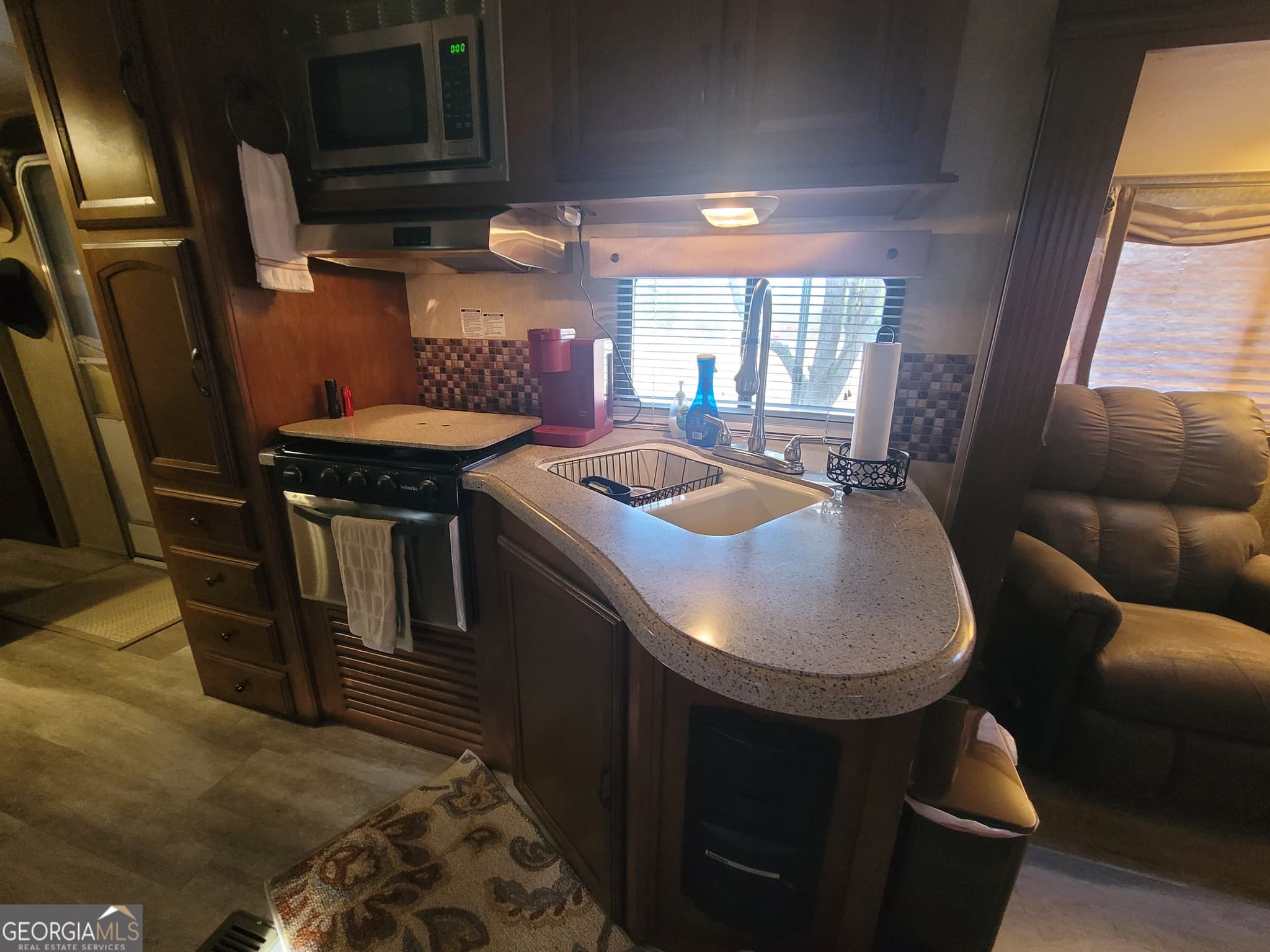 1 bedroom, 1 bathroom manufactured home,mixed use for sale at 108 Daughtry Drive, Alma, GA 31510 — photo 10