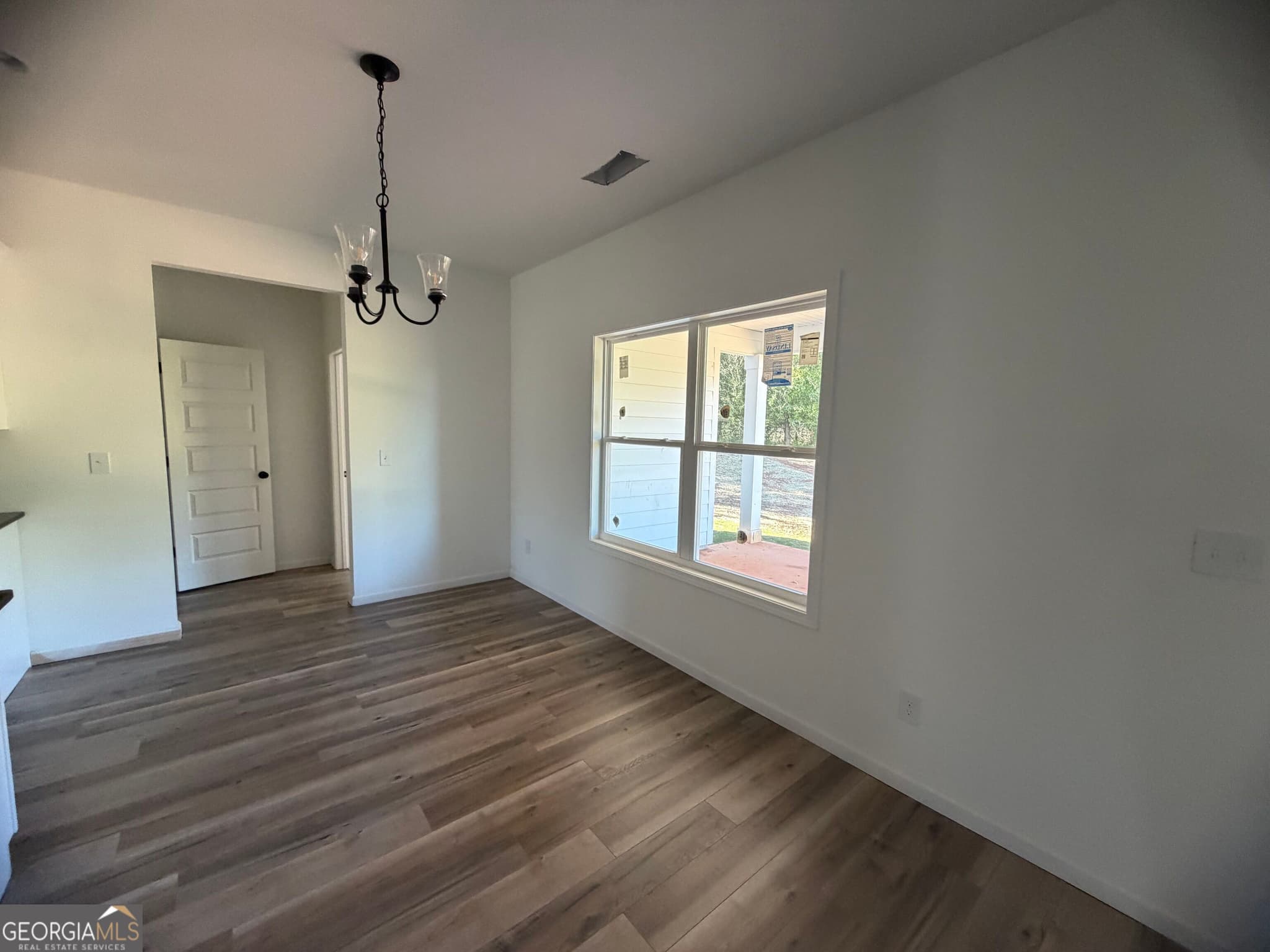 3 bedroom, 2 bathroom, 2,058 sq ft single family residence for sale at 1322 Sycamore Circle, Griffin, GA 30224 — photo 9