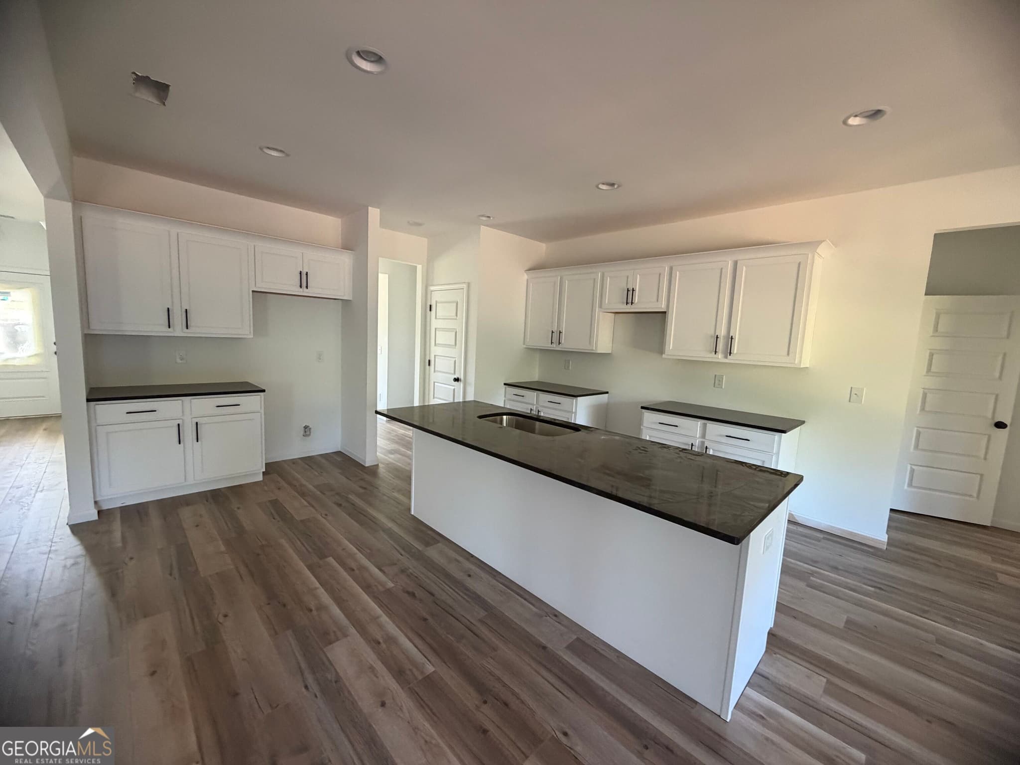 3 bedroom, 2 bathroom, 2,058 sq ft single family residence for sale at 1322 Sycamore Circle, Griffin, GA 30224 — photo 8