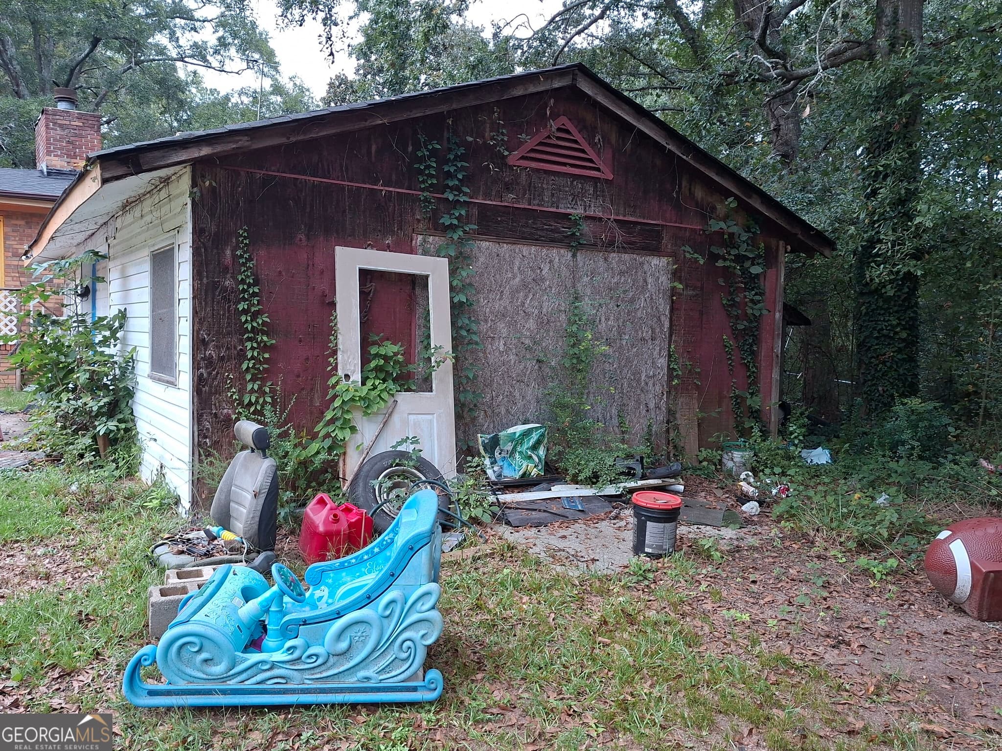 3 bedroom, 1.5 bathroom, 1,671 sq ft single family residence for sale at 212 Horseshoe Bend Circle, Griffin, GA 30223 — photo 5