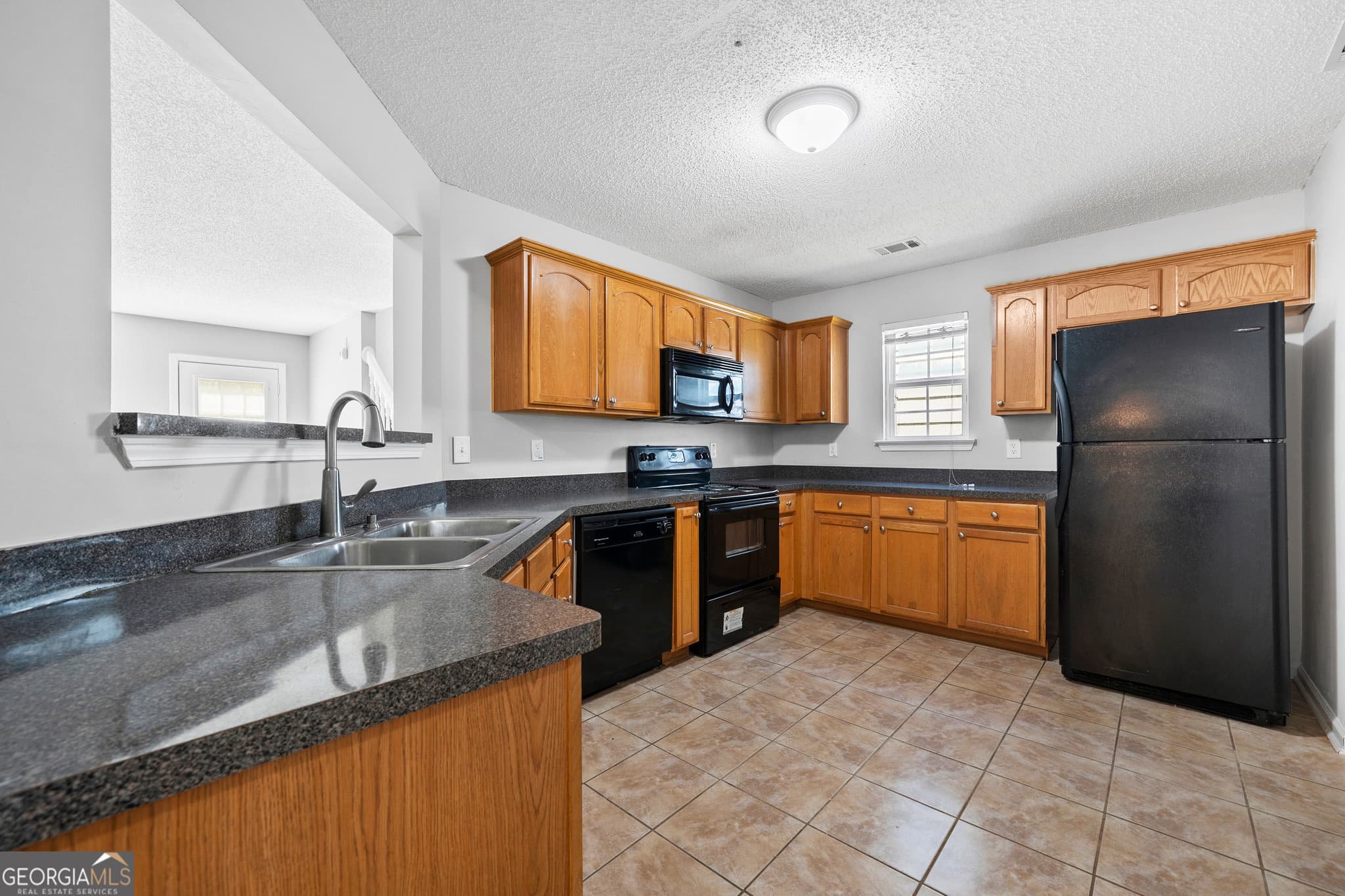 4 bedroom, 2.5 bathroom, 2,156 sq ft single family residence for sale at 1883 Simmons Lane, Hampton, GA 30228 — photo 10