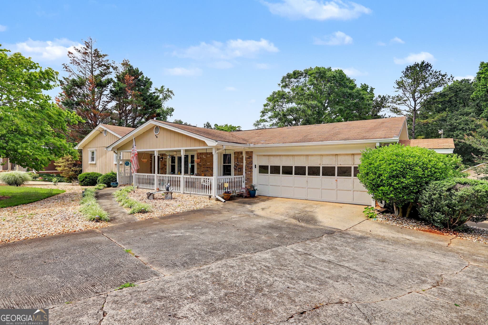 4 bedroom, 3 bathroom, 1,914 sq ft single family residence sold at 2053 Mozelle Drive, Marietta, GA 30062