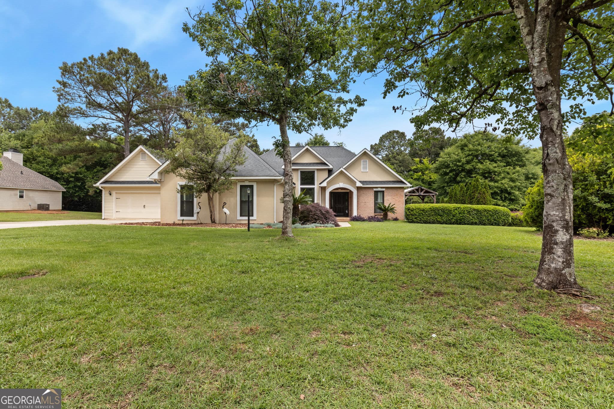 3 bedroom, 2 bathroom, 2,087 sq ft single family residence sold at 105 Gleneagle Drive, Byron, GA 31008