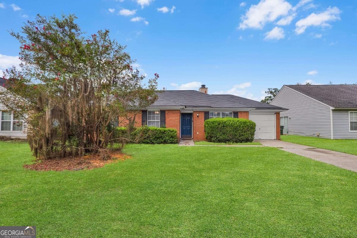 3 bedroom, 2 bathroom, 993 sq ft single family residence for sale at 139 Little River Drive, Savannah, GA 31419 — photo 2