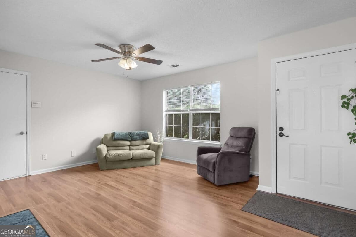 3 bedroom, 2 bathroom, 993 sq ft single family residence for sale at 139 Little River Drive, Savannah, GA 31419 — photo 5