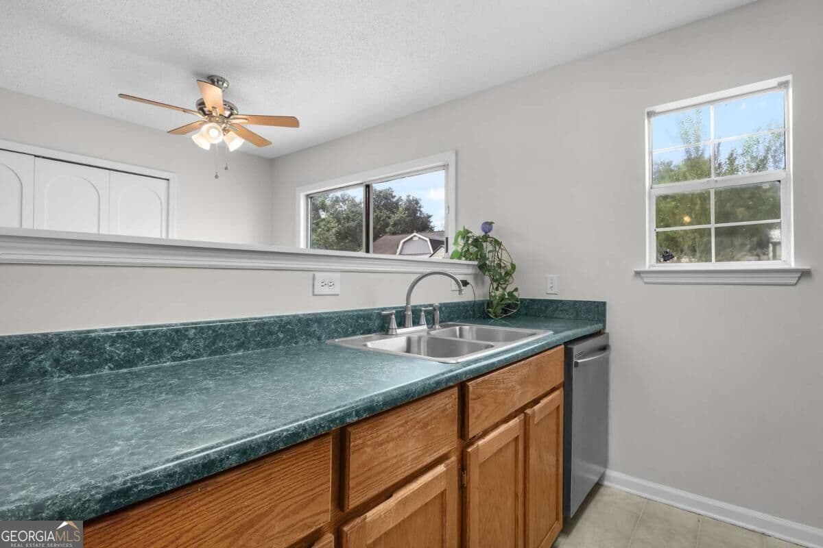 3 bedroom, 2 bathroom, 993 sq ft single family residence for sale at 139 Little River Drive, Savannah, GA 31419 — photo 10
